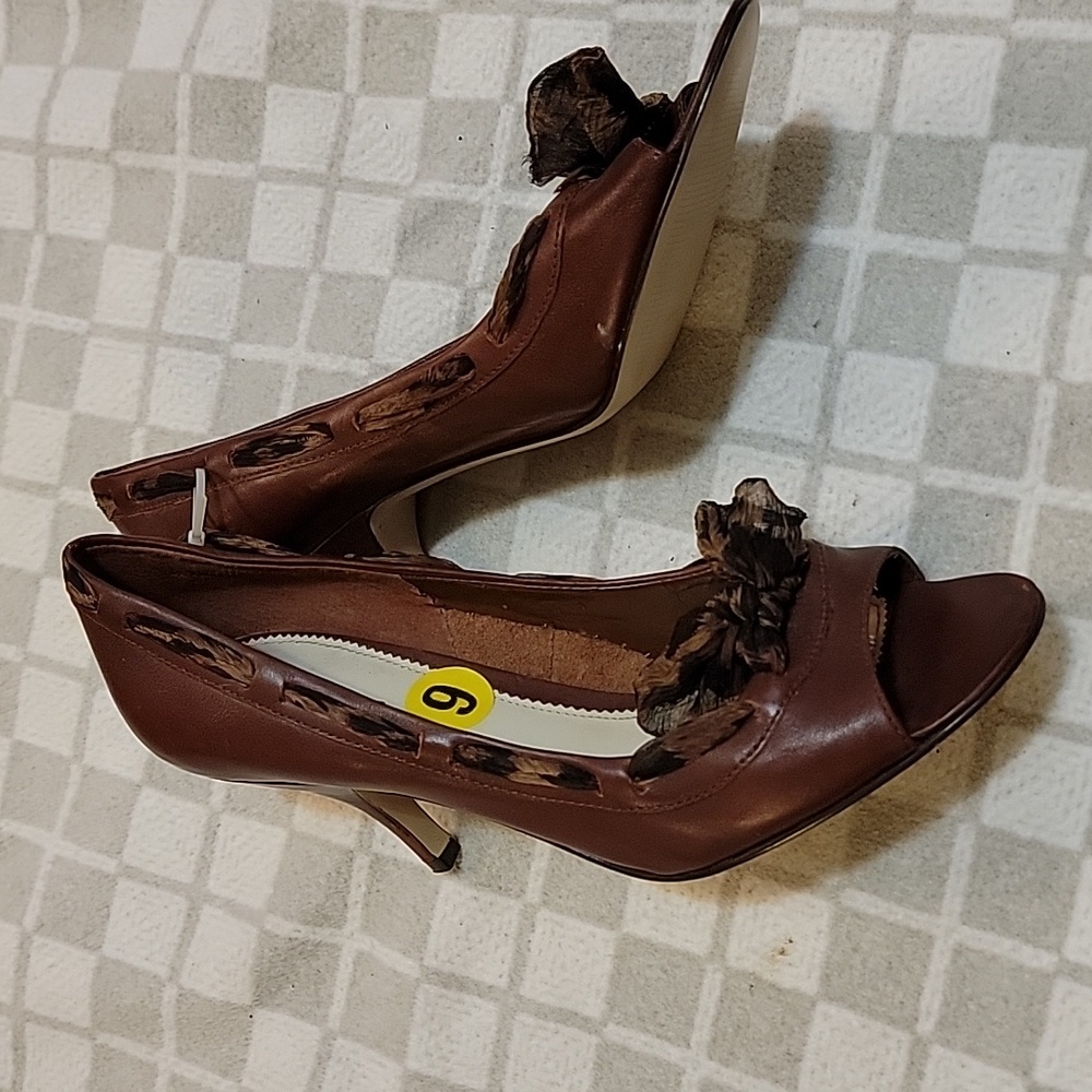 Shoes - Picture 3 of 5